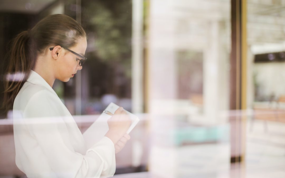 Zoom sur le métier de responsable Qualité, Hygiène, Sécurité, Environnement (QHSE)